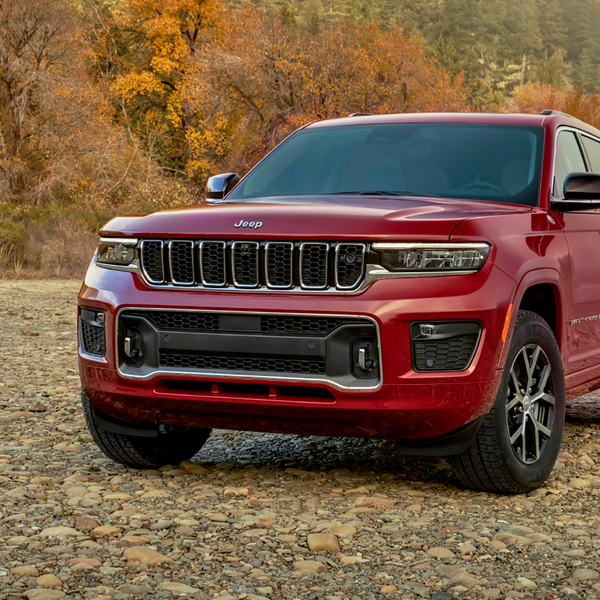 2022-2024 Jeep Grand Cherokee / Overland Front Bumper Assembly with Fog Lights