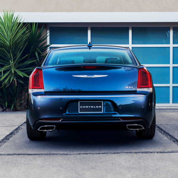 2016-2023 Chrysler 300 / Rear Bumper with Diffuser